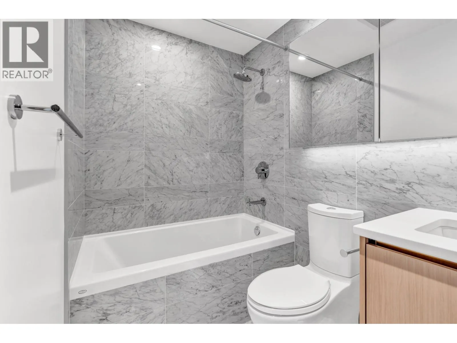 4601 4730 LOUGHEED HIGHWAY
