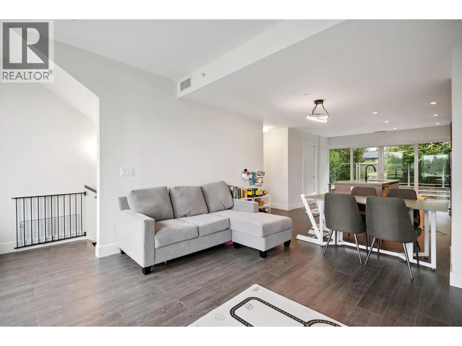 6 8589 RIVERGRASS DRIVE