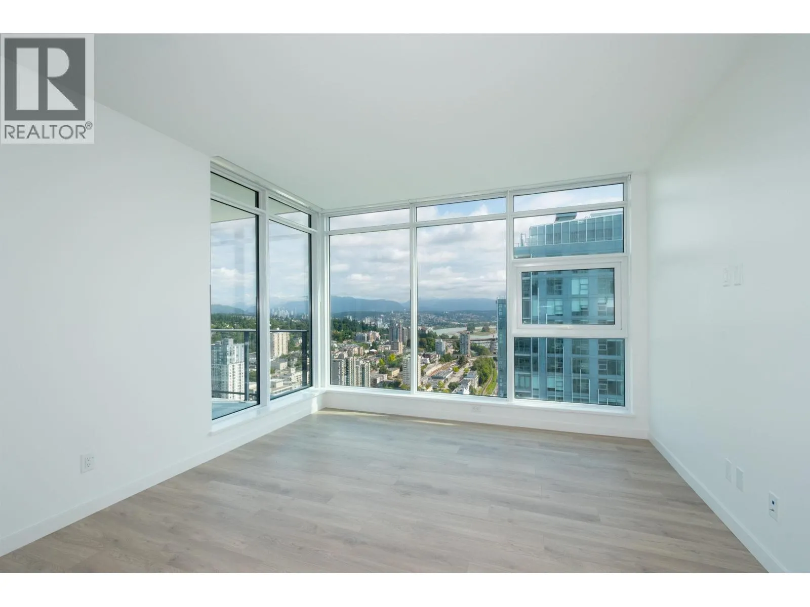 4004 680 QUAYSIDE DRIVE
