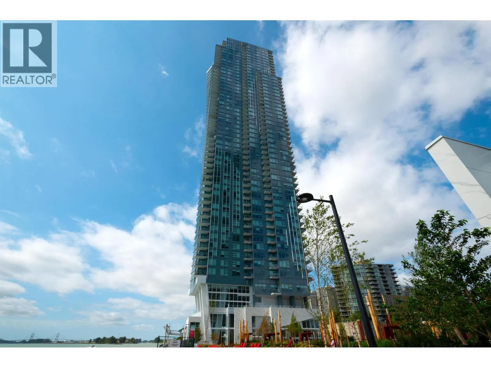 4004 680 QUAYSIDE DRIVE