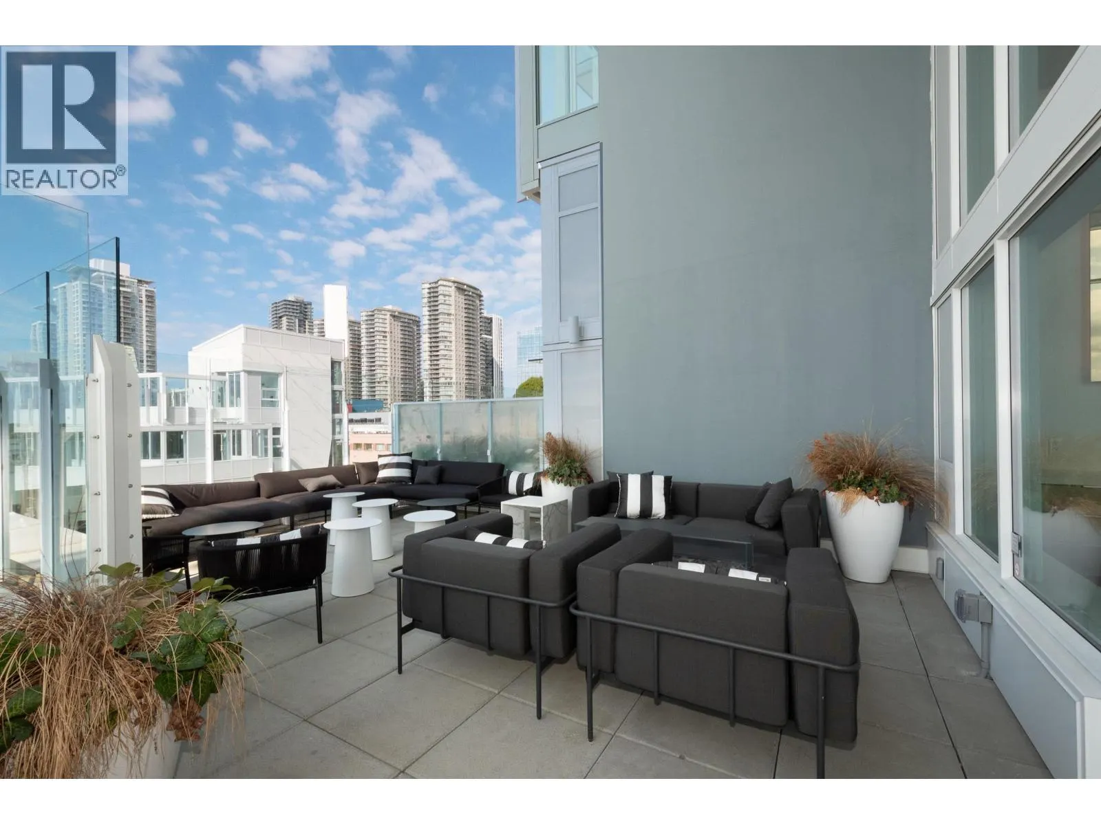 4004 680 QUAYSIDE DRIVE