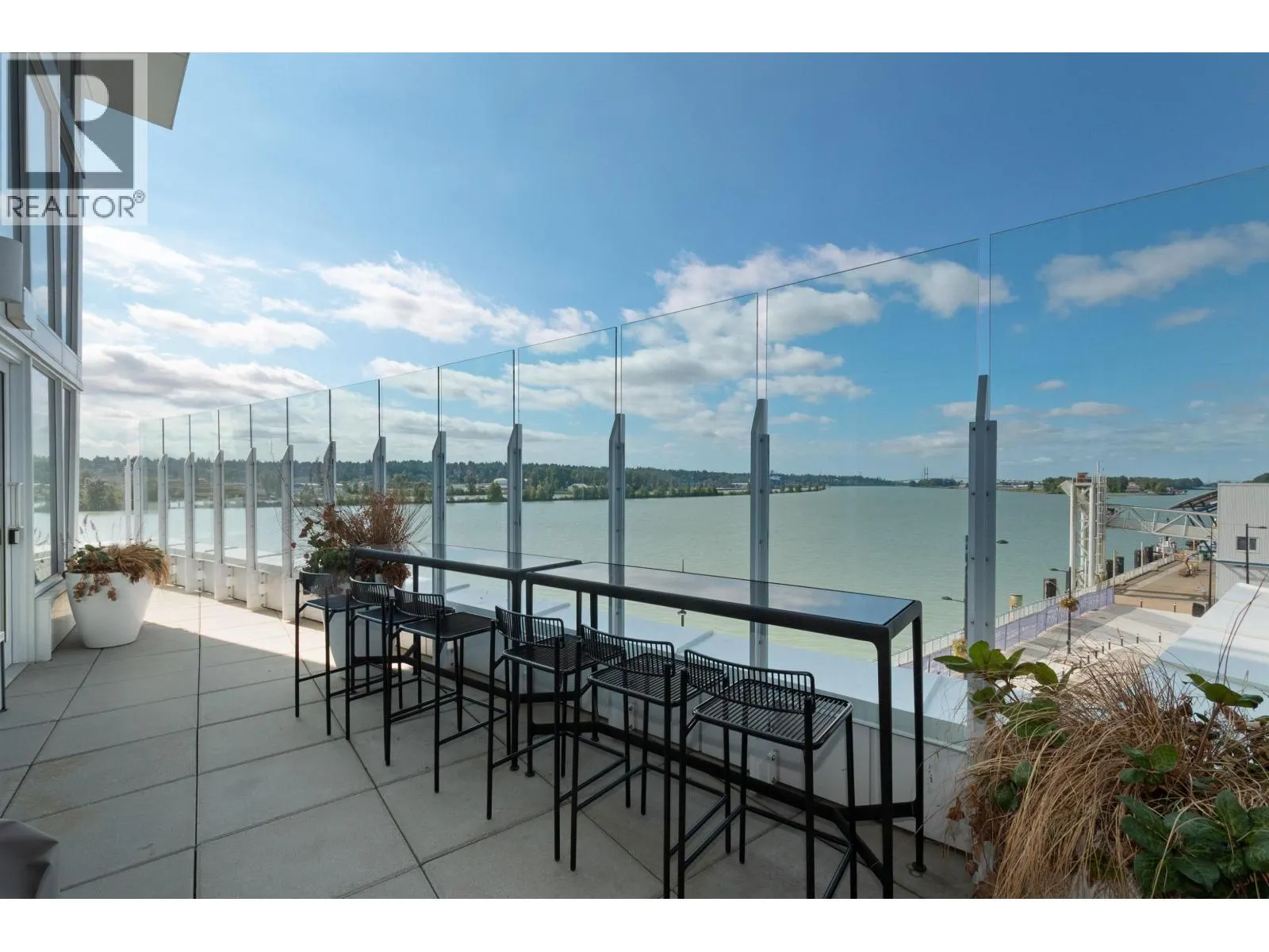 4004 680 QUAYSIDE DRIVE