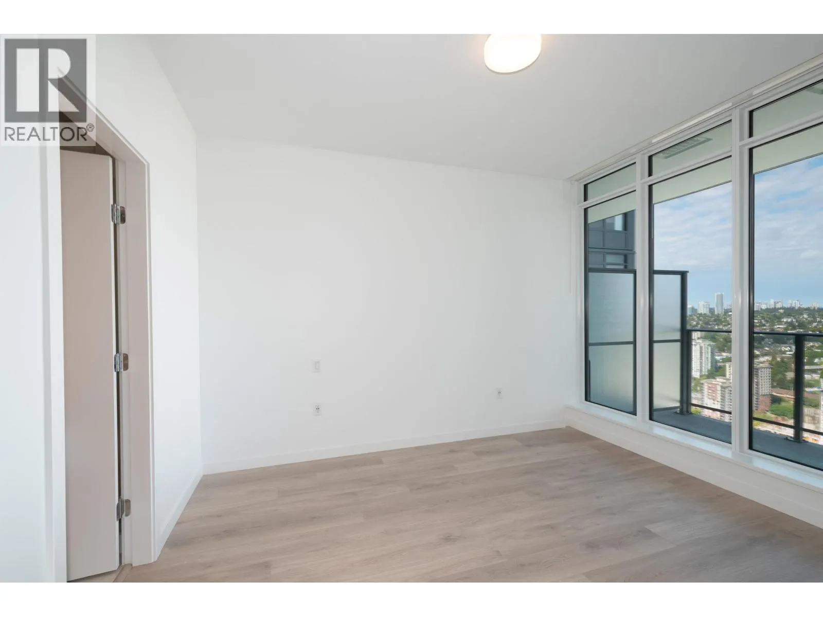 4004 680 QUAYSIDE DRIVE