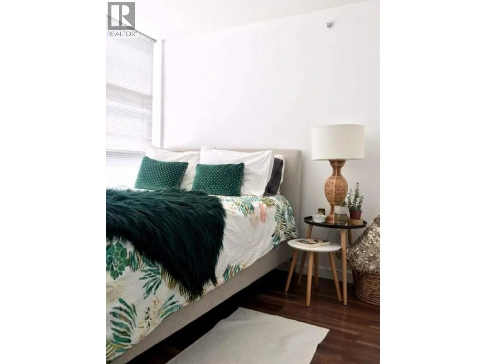 418 E BROADWAY