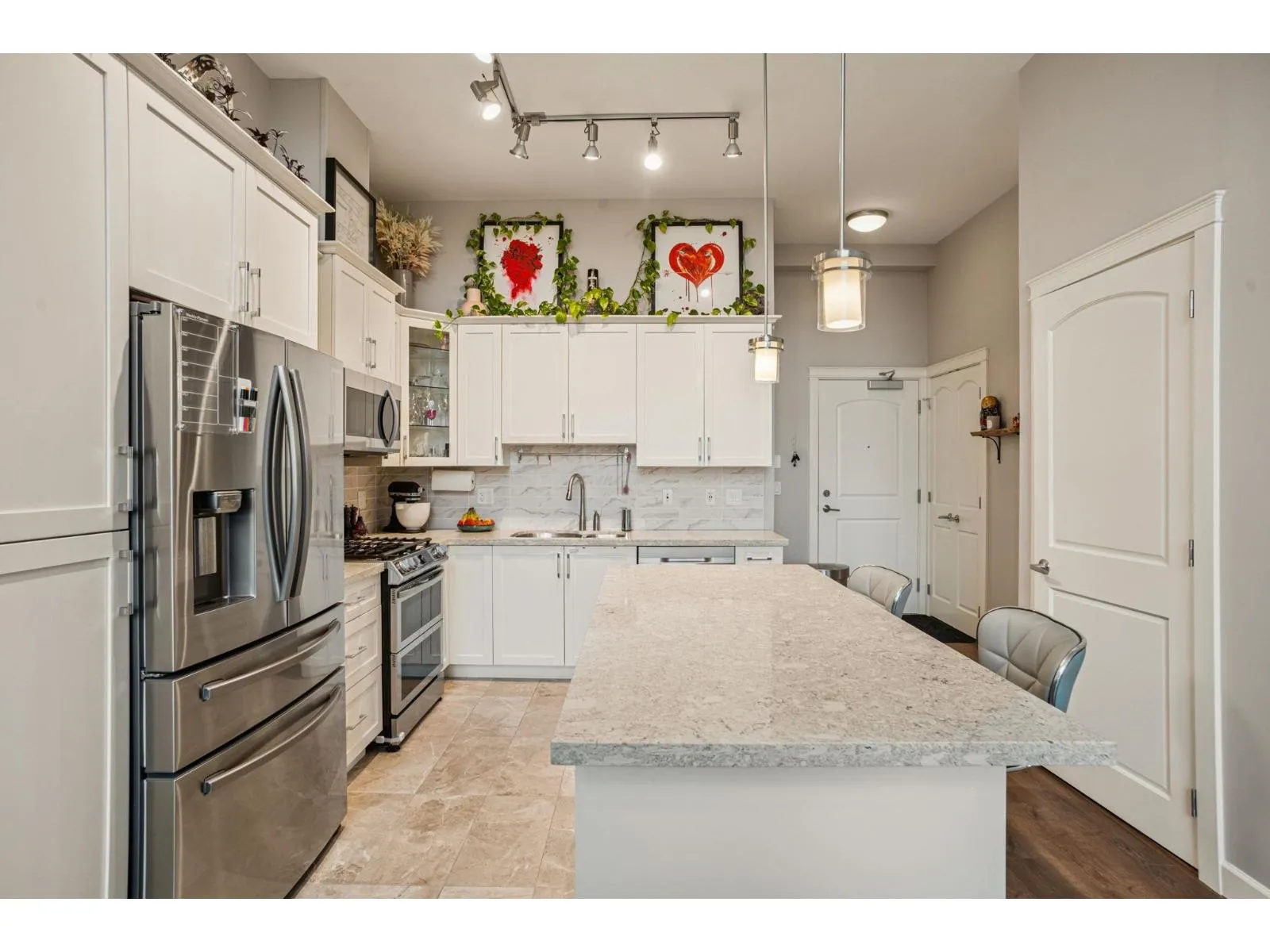 610 8561 203A AVENUE
