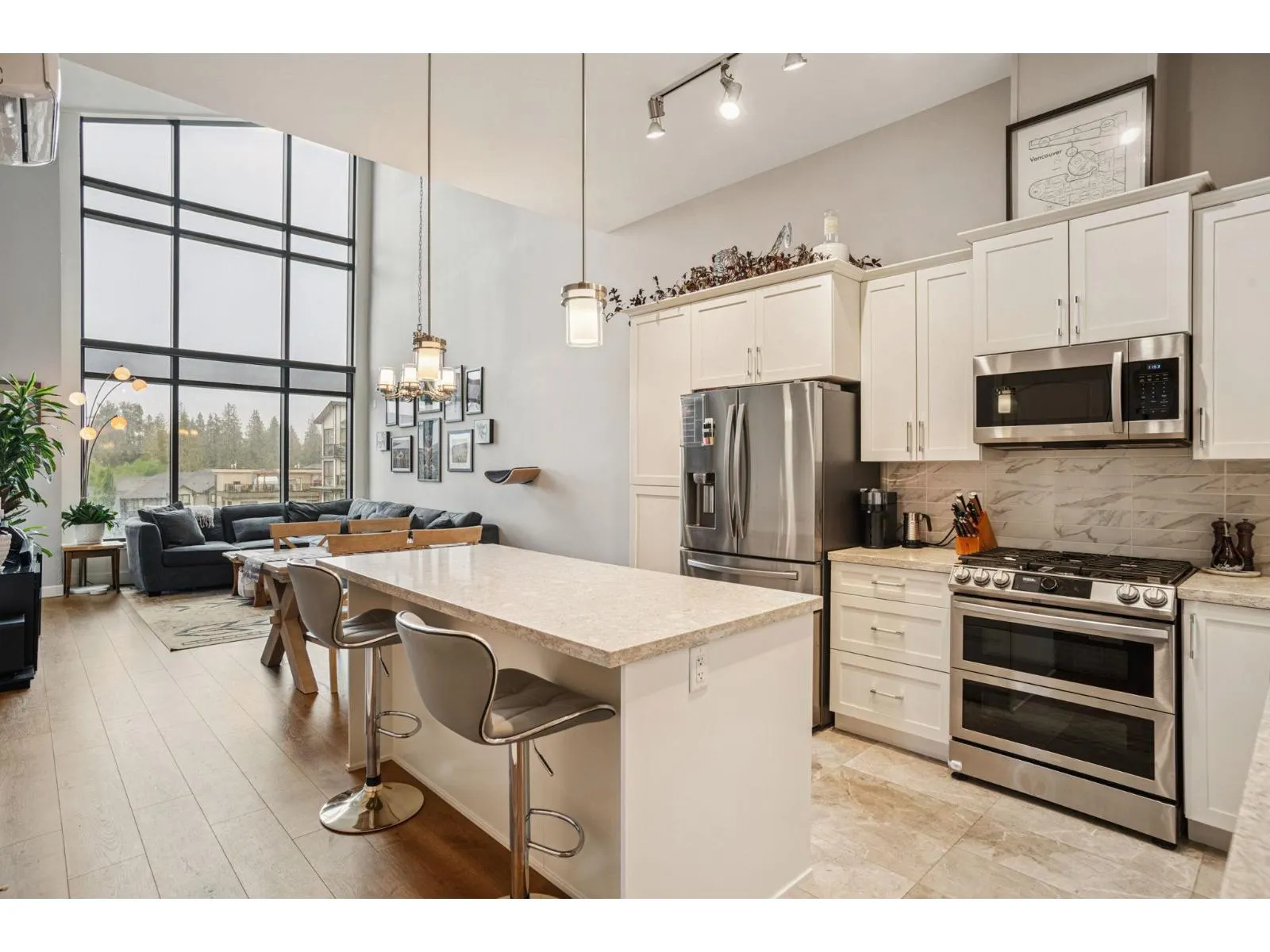 610 8561 203A AVENUE