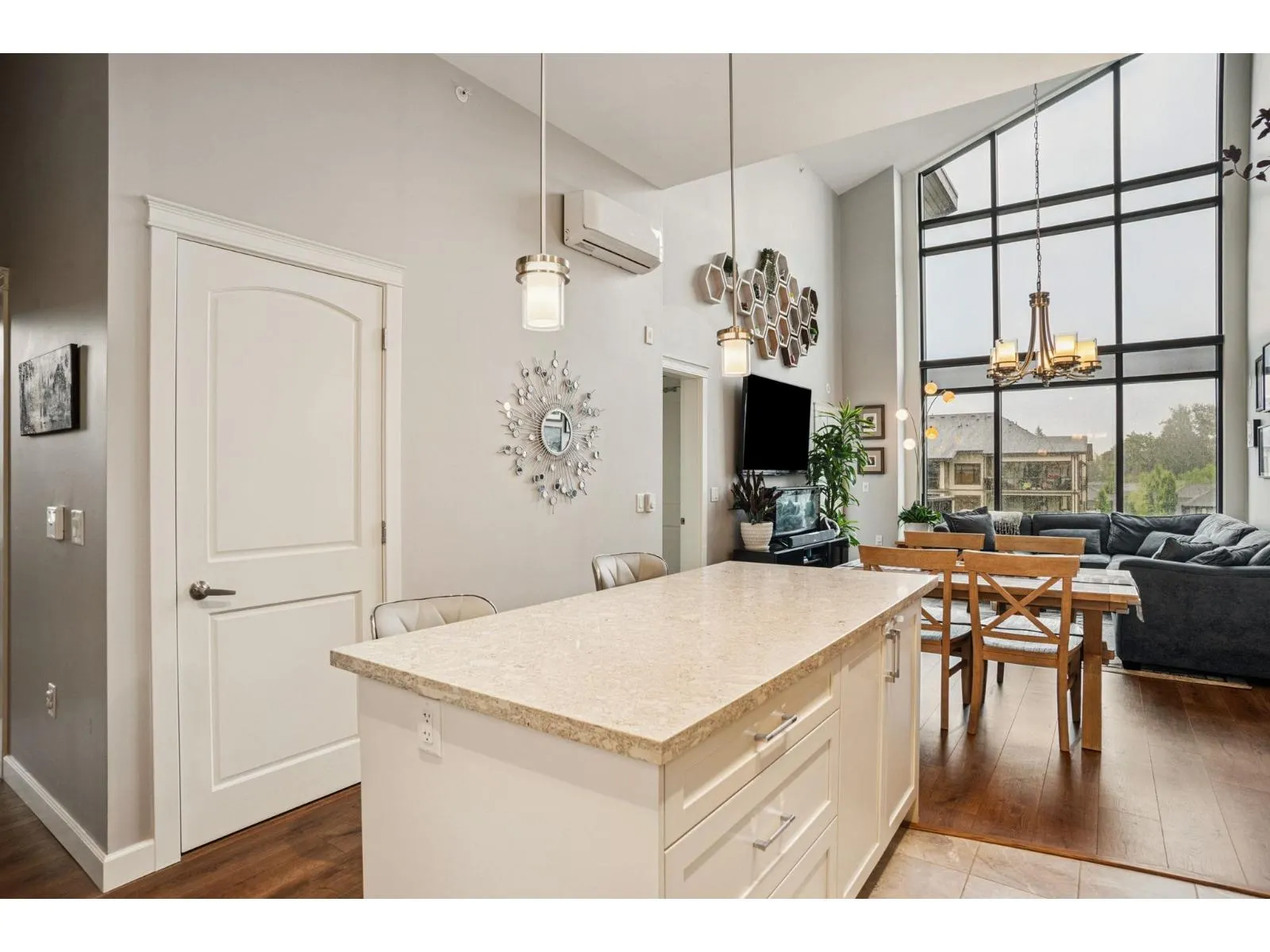 610 8561 203A AVENUE