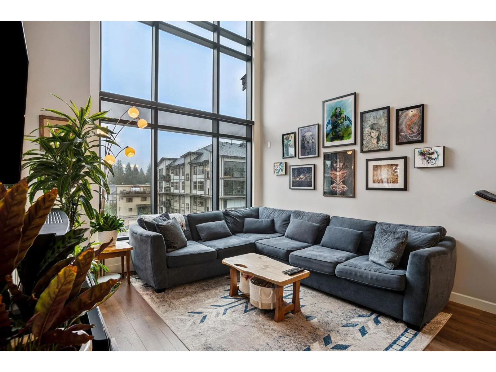610 8561 203A AVENUE