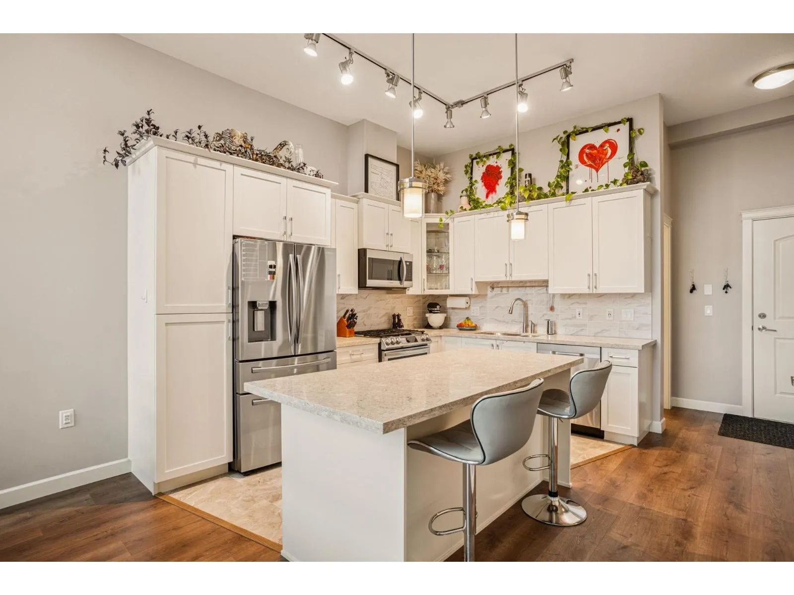 610 8561 203A AVENUE