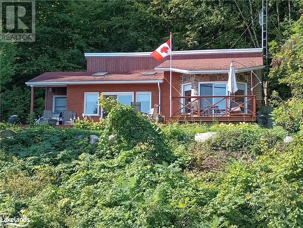 468 CHAMPLAIN ROAD