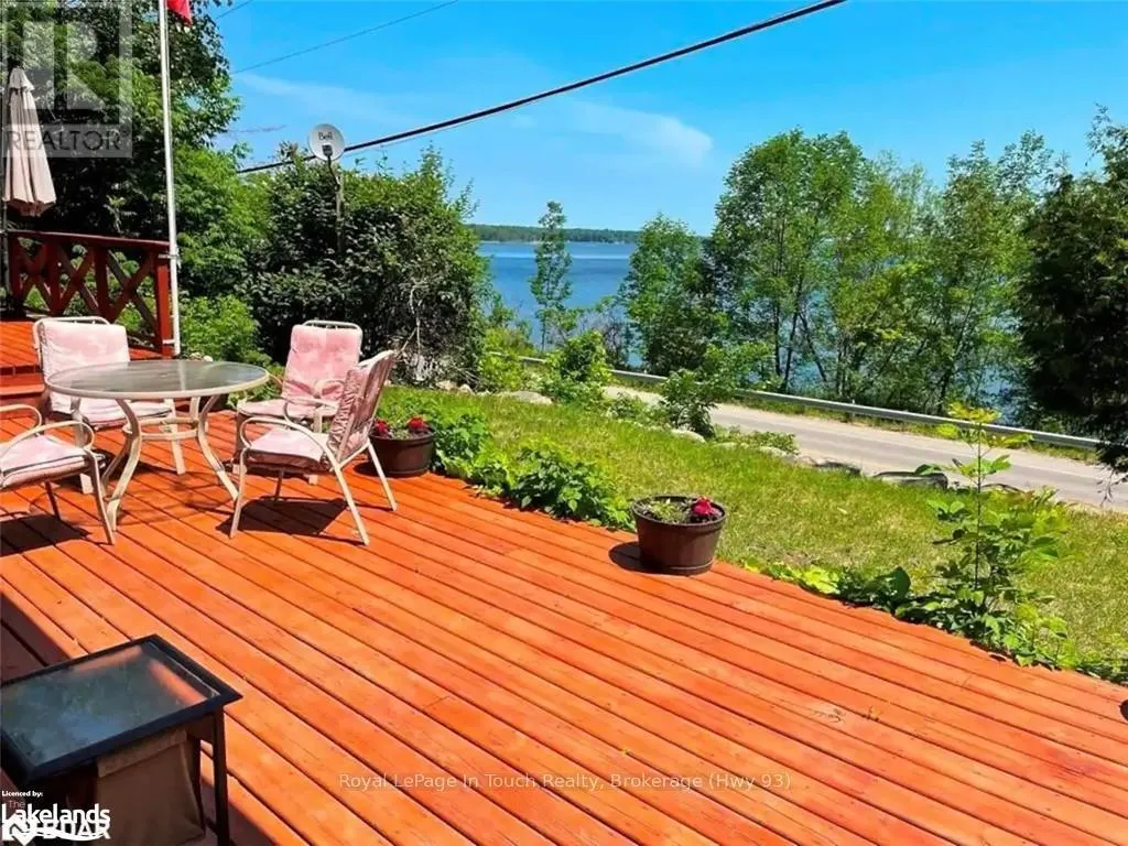 468 CHAMPLAIN ROAD