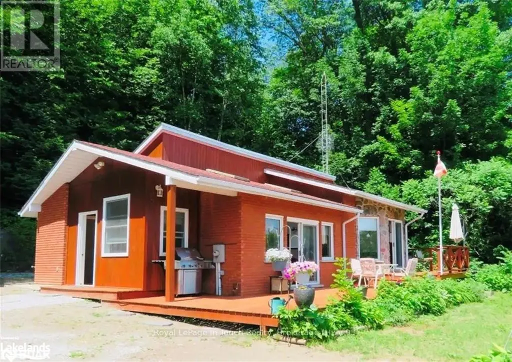 468 CHAMPLAIN ROAD