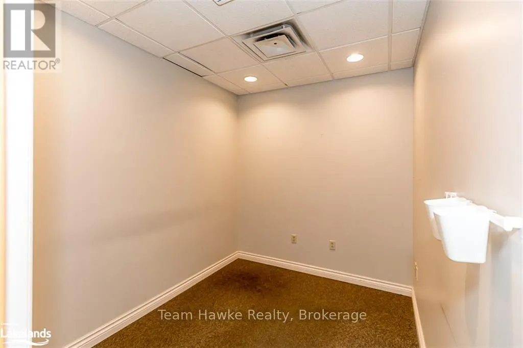 203 - 240 PENETANGUISHENE ROAD, #203