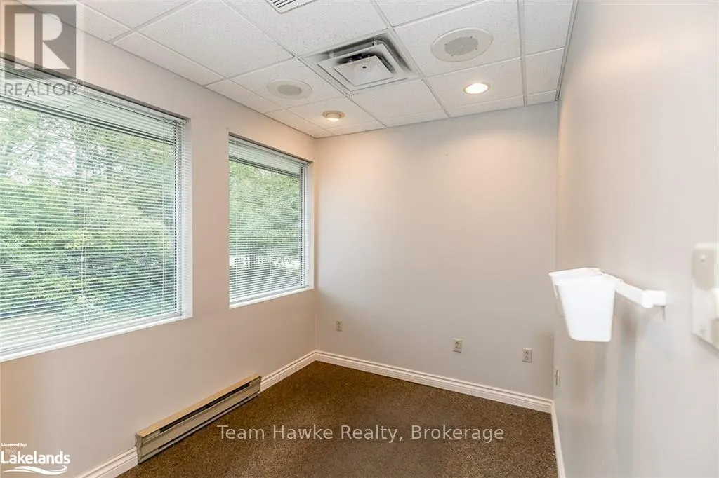 203 - 240 PENETANGUISHENE ROAD, #203