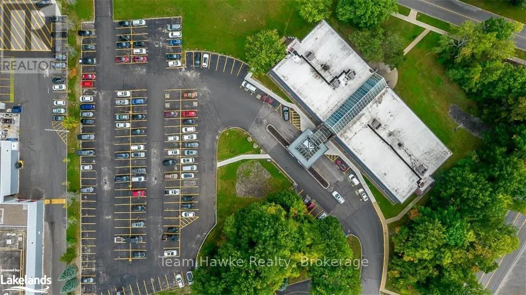 203 - 240 PENETANGUISHENE ROAD, #203