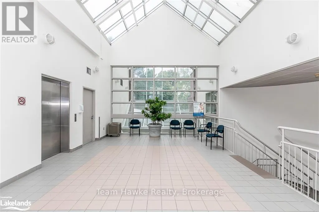 203 - 240 PENETANGUISHENE ROAD, #203