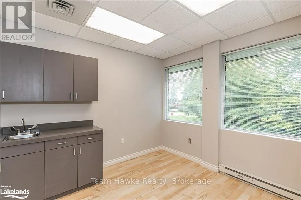 203 - 240 PENETANGUISHENE ROAD, #203