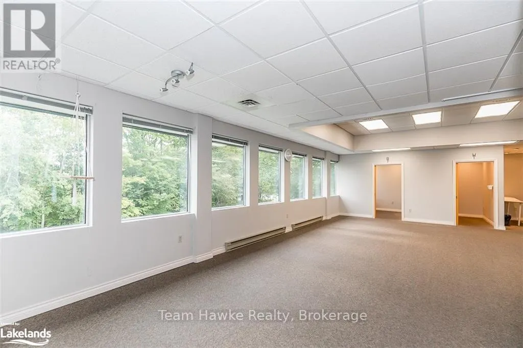 203 - 240 PENETANGUISHENE ROAD, #203