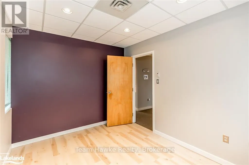 203 - 240 PENETANGUISHENE ROAD, #203