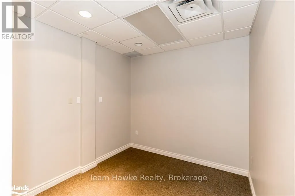 203 - 240 PENETANGUISHENE ROAD, #203