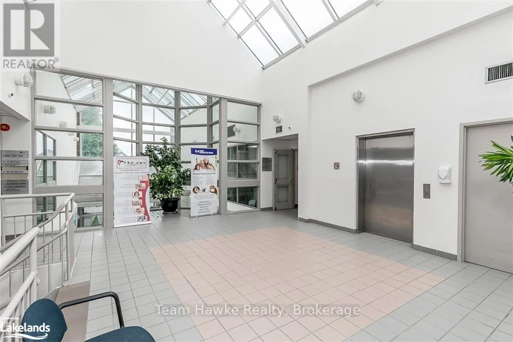 203 - 240 PENETANGUISHENE ROAD, #203