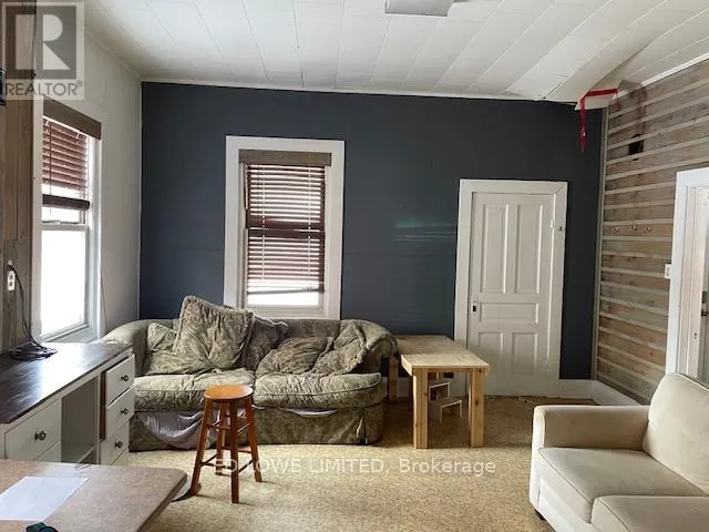 39 A POYNTZ STREET