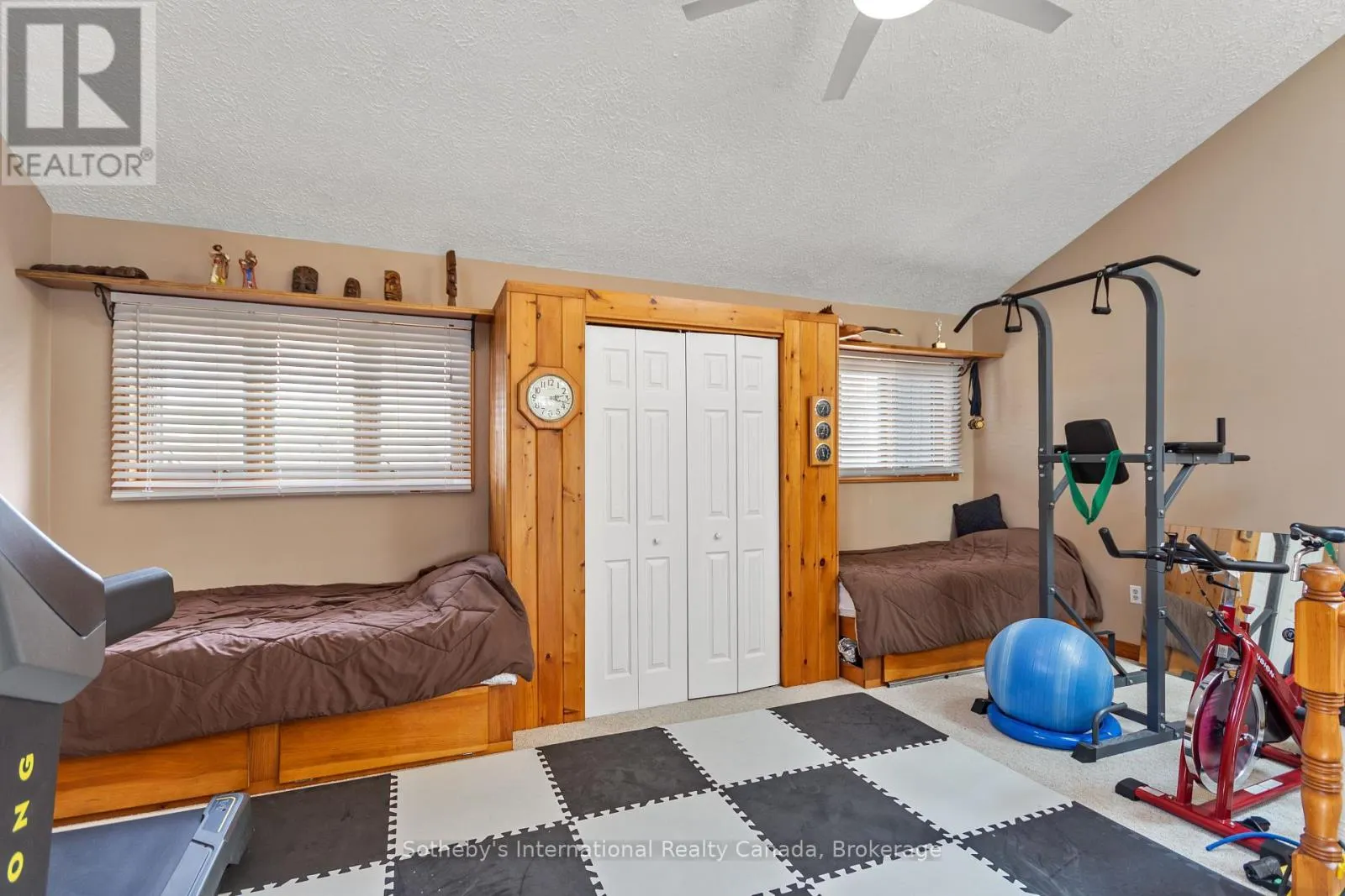 10 - 8 BECK BOULEVARD, #10