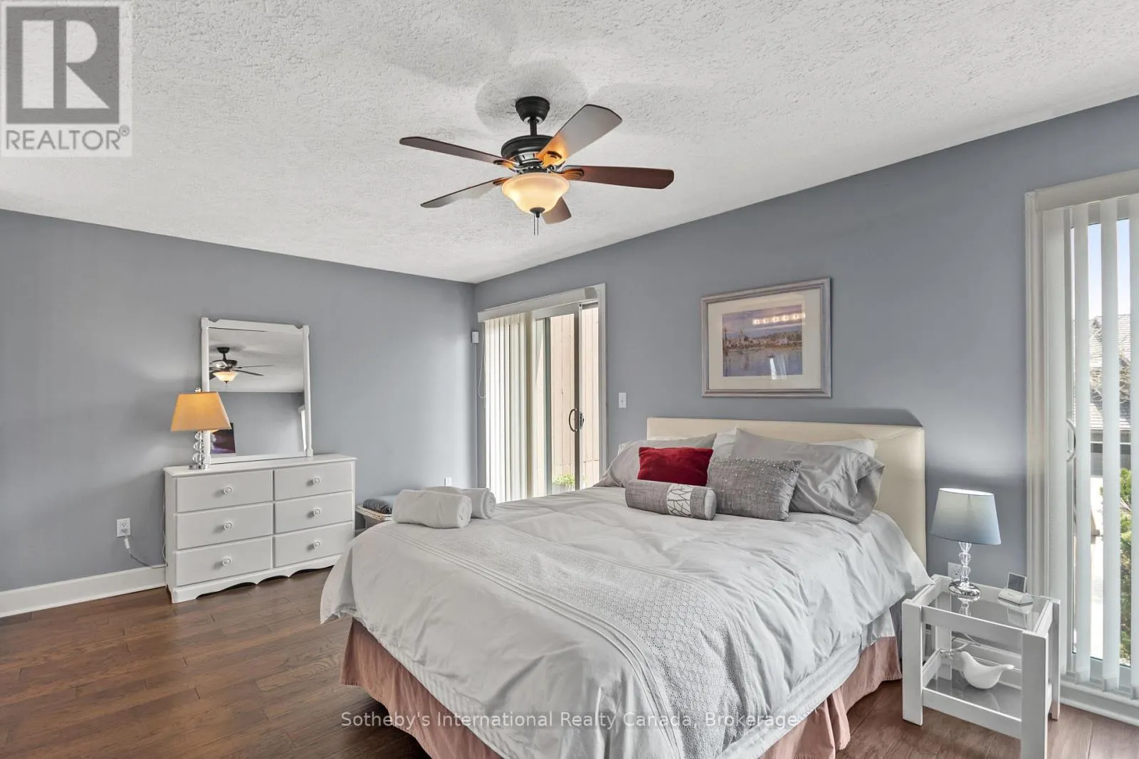 10 - 8 BECK BOULEVARD, #10