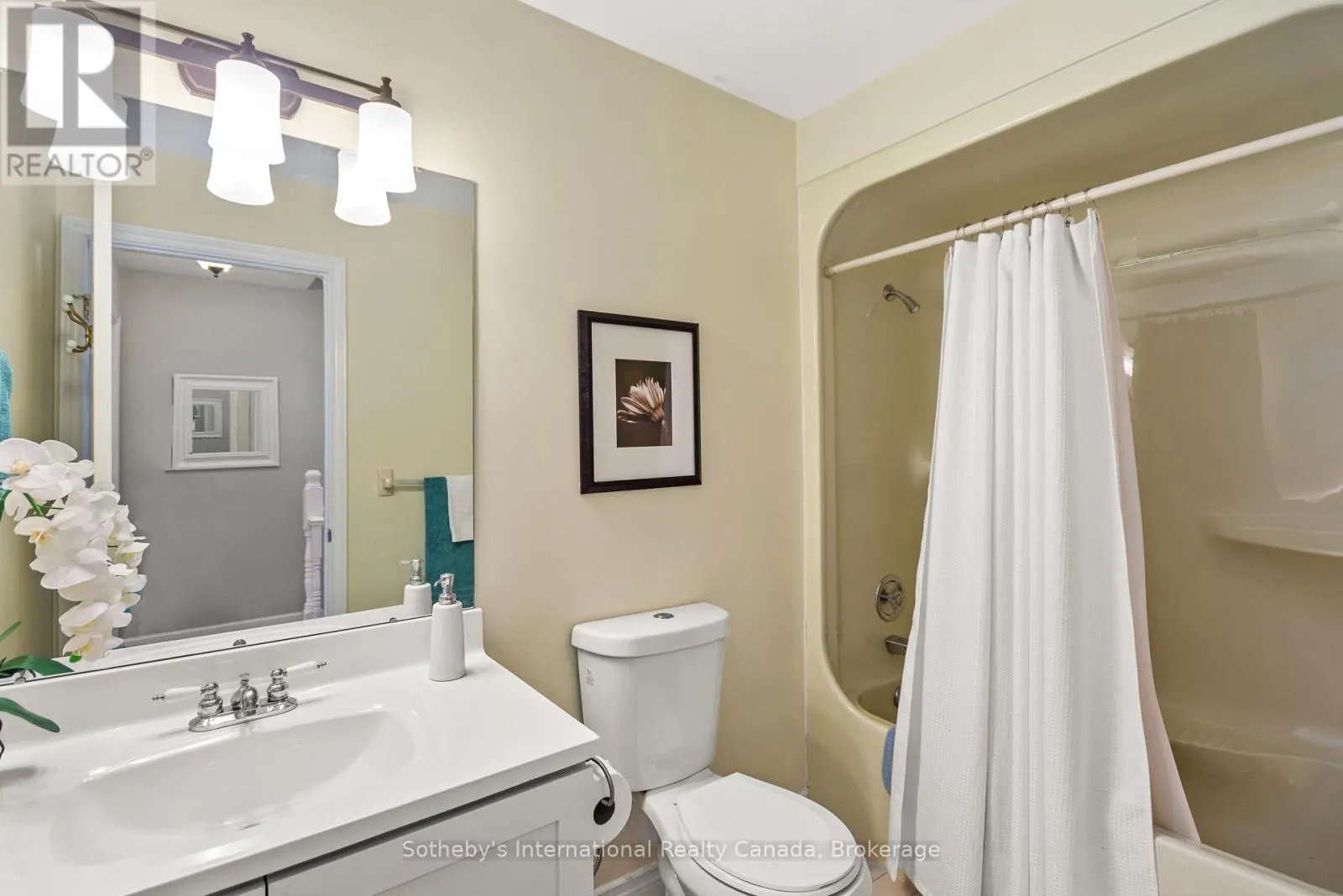 10 - 8 BECK BOULEVARD, #10