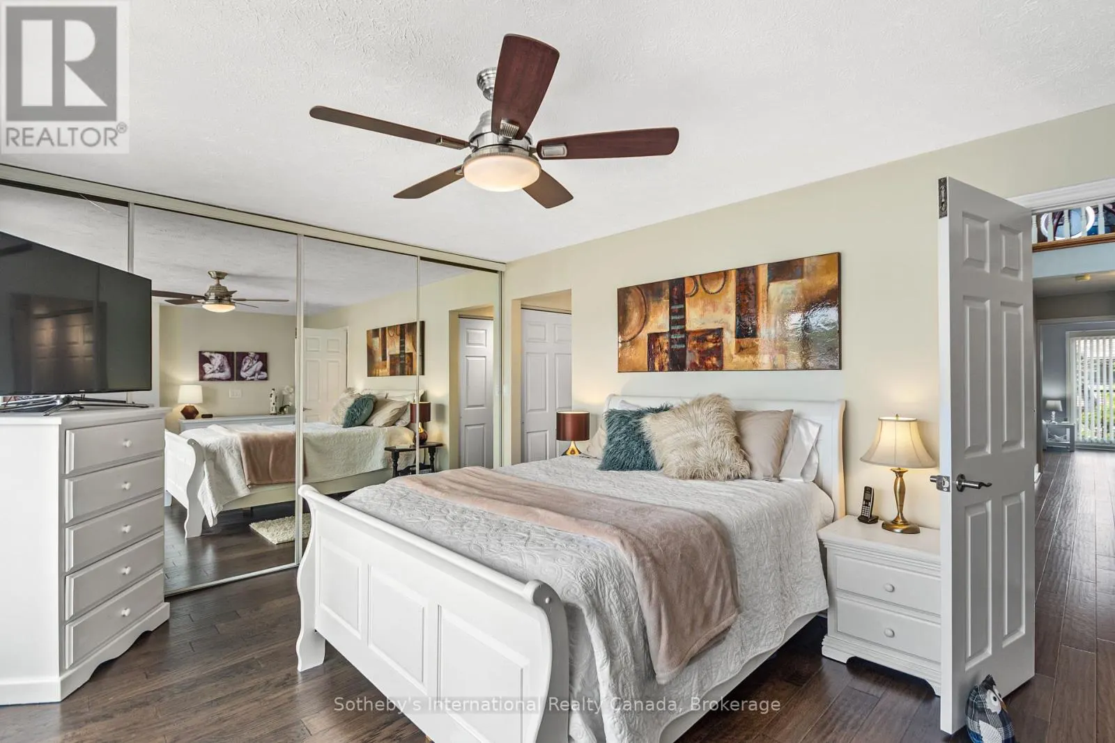 10 - 8 BECK BOULEVARD, #10