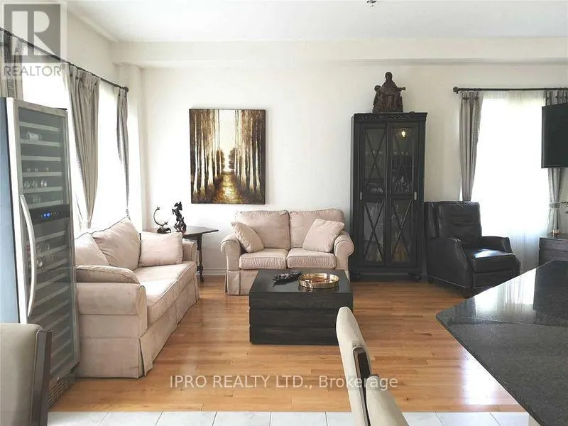 18 FARWELL AVENUE