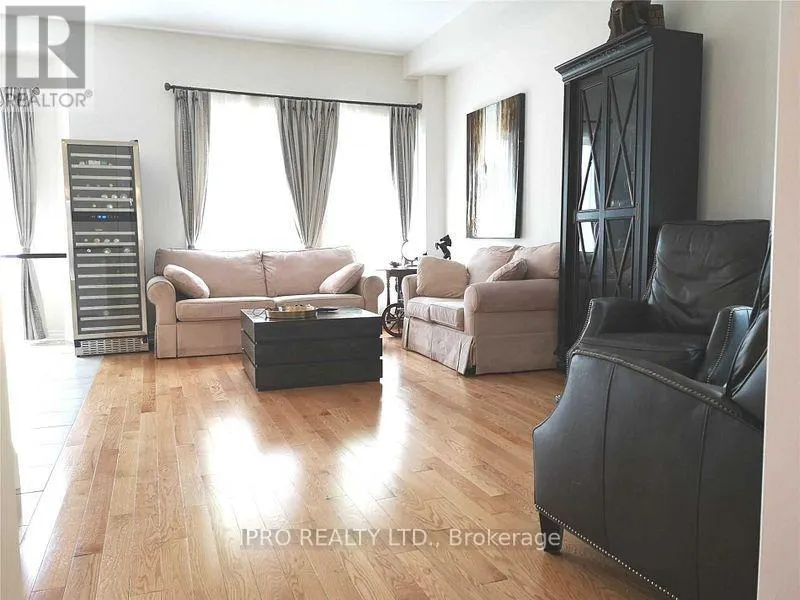 18 FARWELL AVENUE