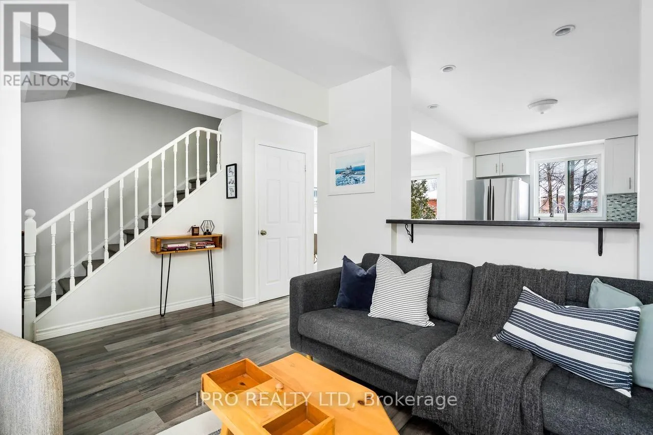 19 REID CRESCENT