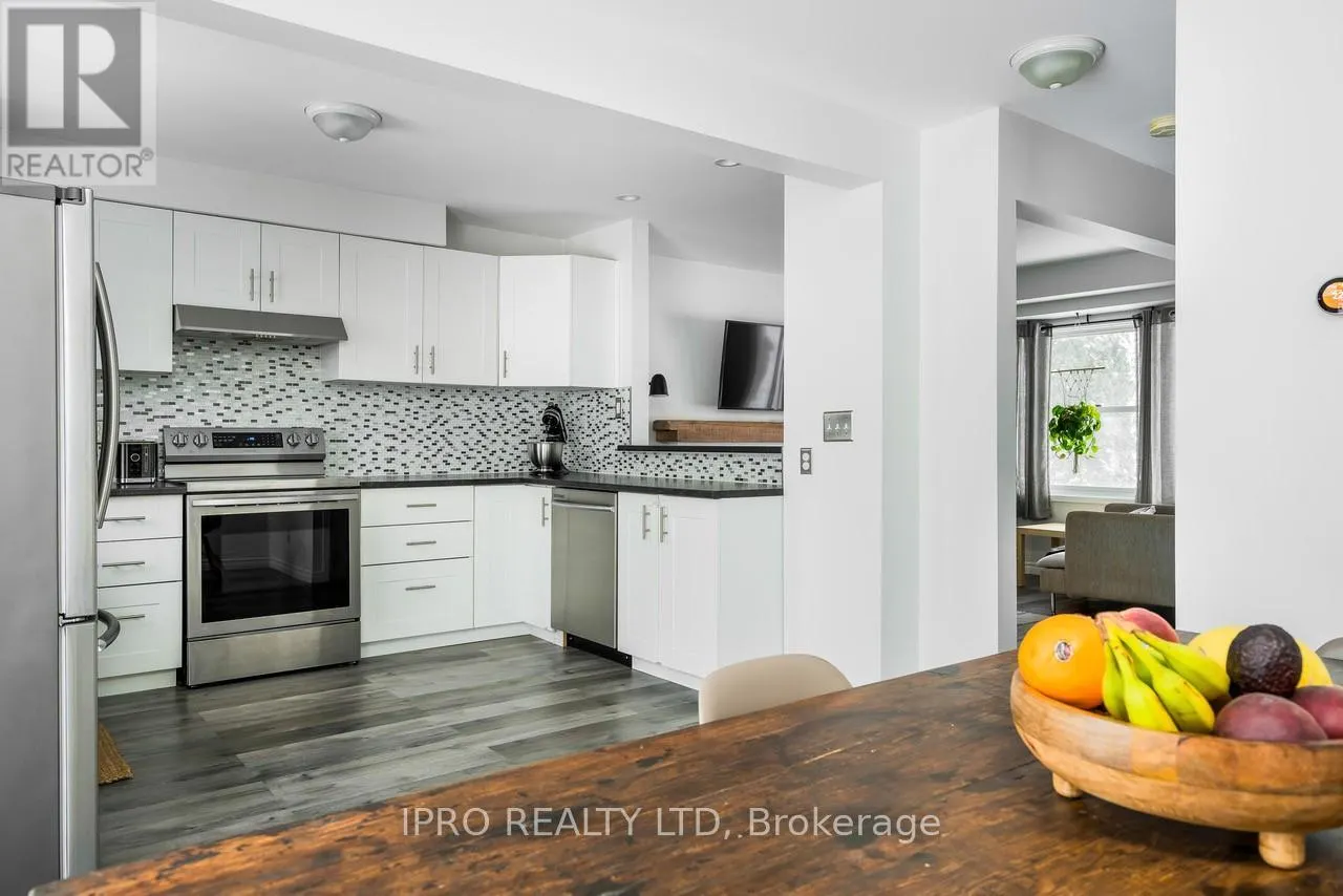 19 REID CRESCENT