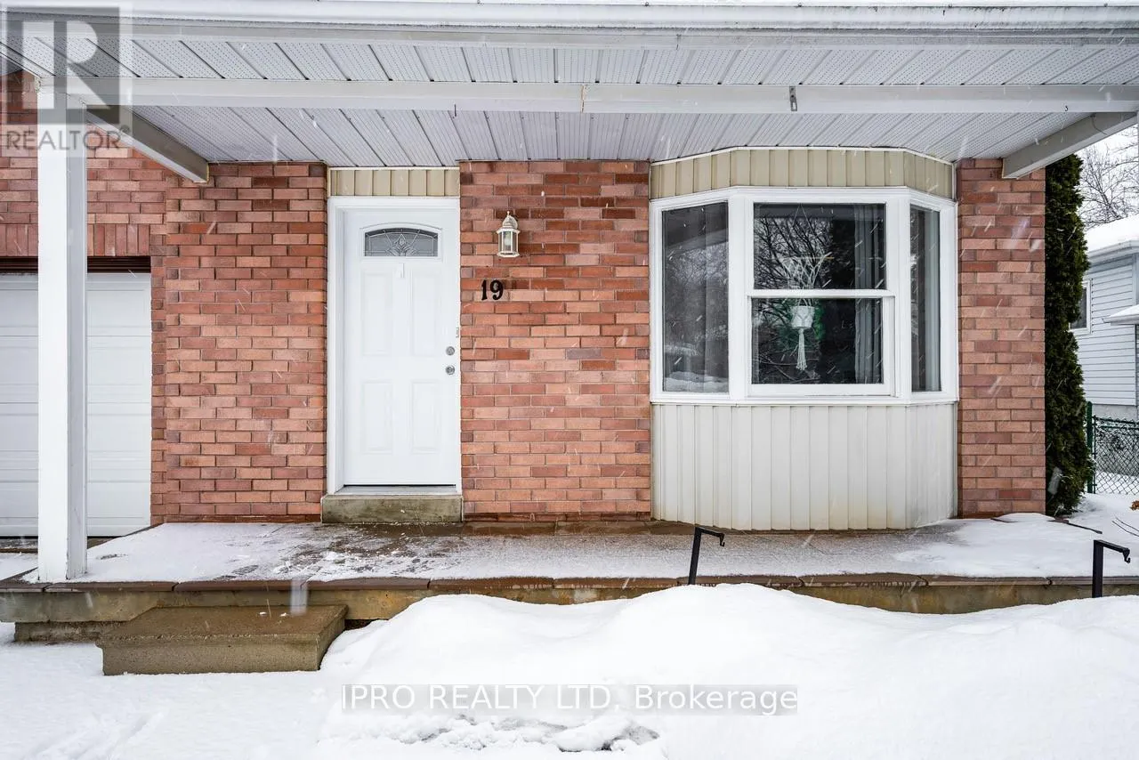 19 REID CRESCENT