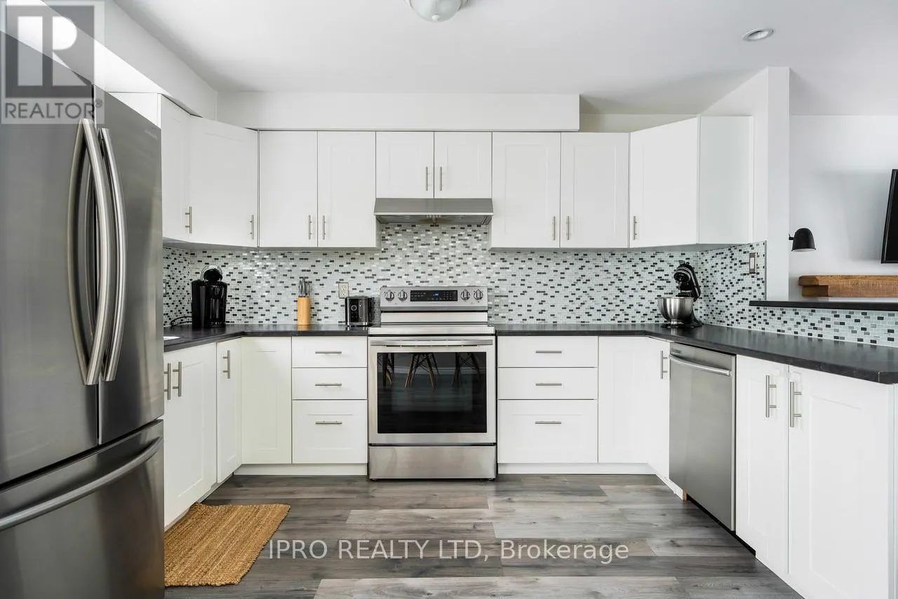 19 REID CRESCENT