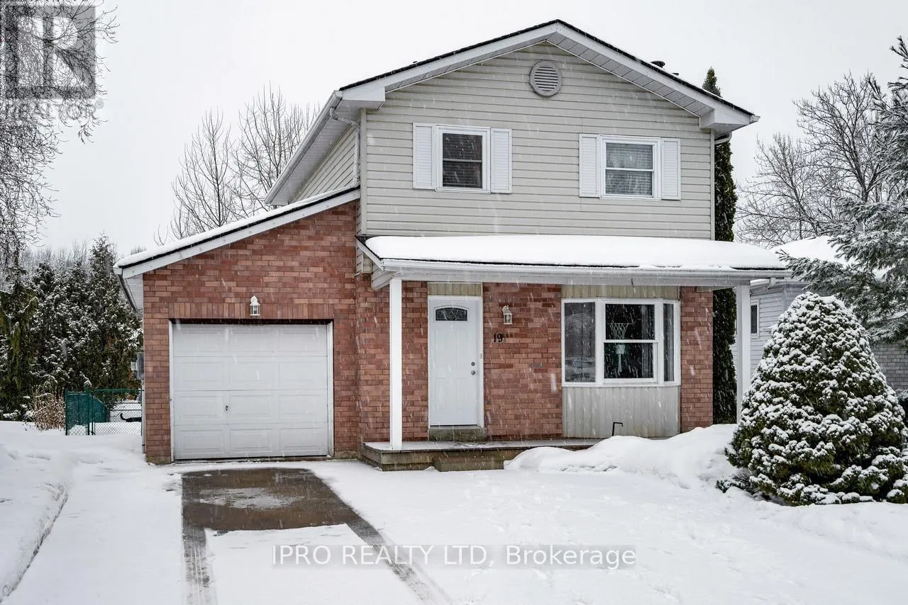 19 REID CRESCENT