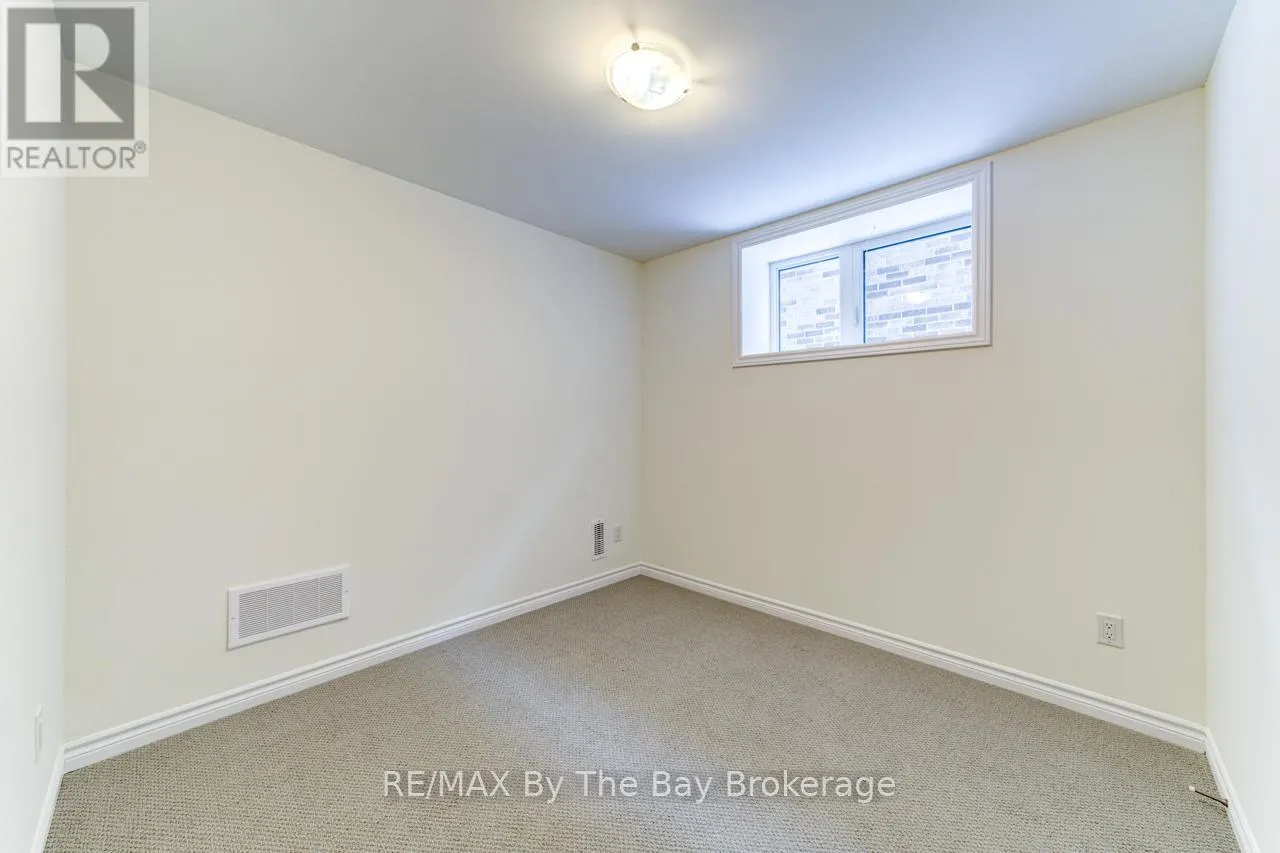 15 SUN VALLEY AVENUE