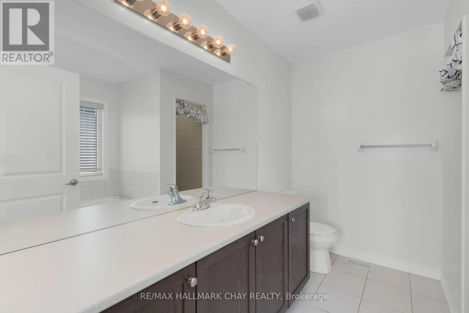 19 CHURCHLEA MEWS