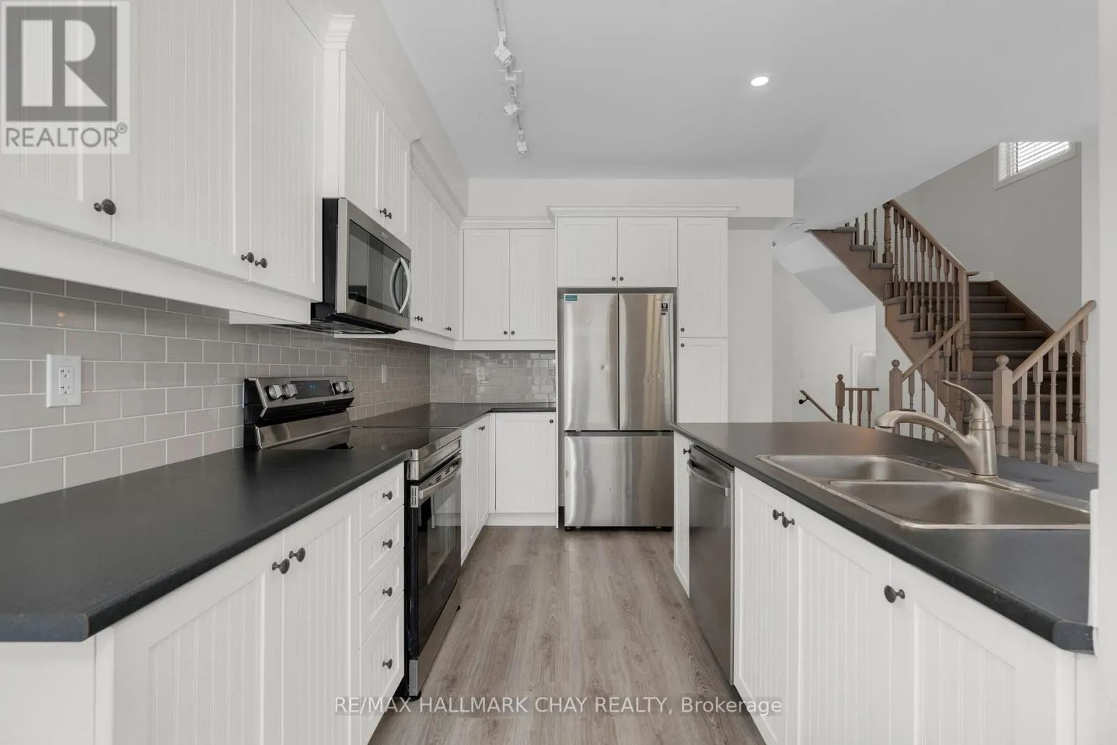 19 CHURCHLEA MEWS