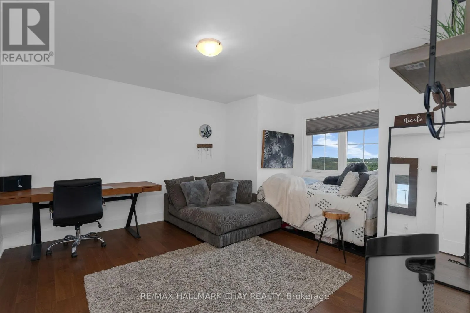 28 THOROUGHBRED DRIVE