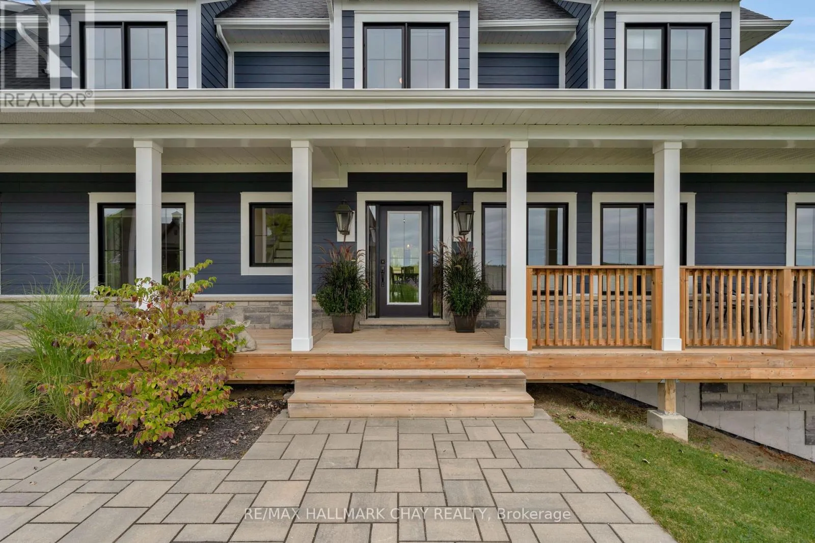 28 THOROUGHBRED DRIVE
