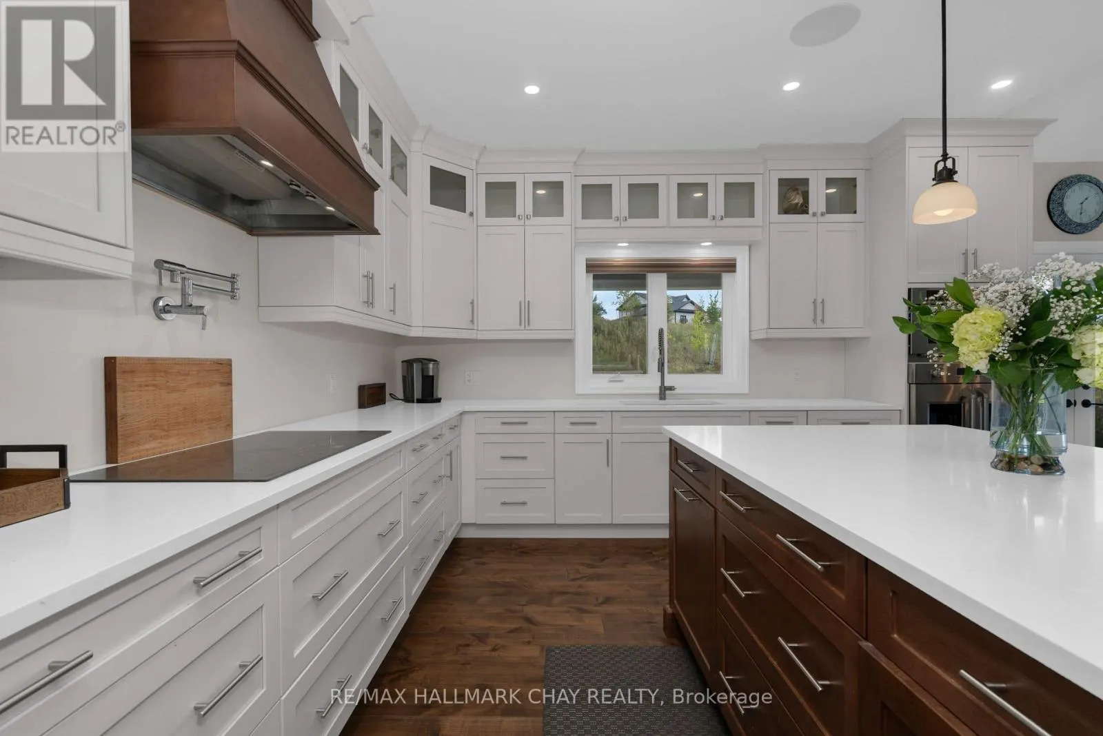 28 THOROUGHBRED DRIVE