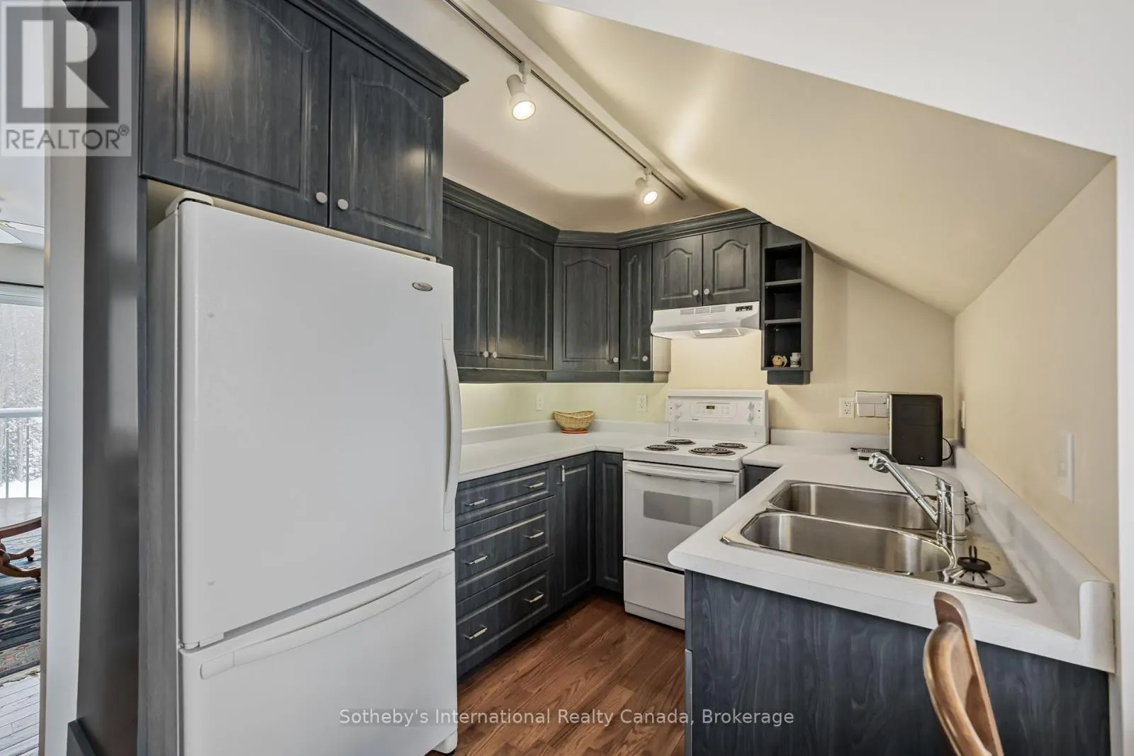 679 SANDY BAY ROAD