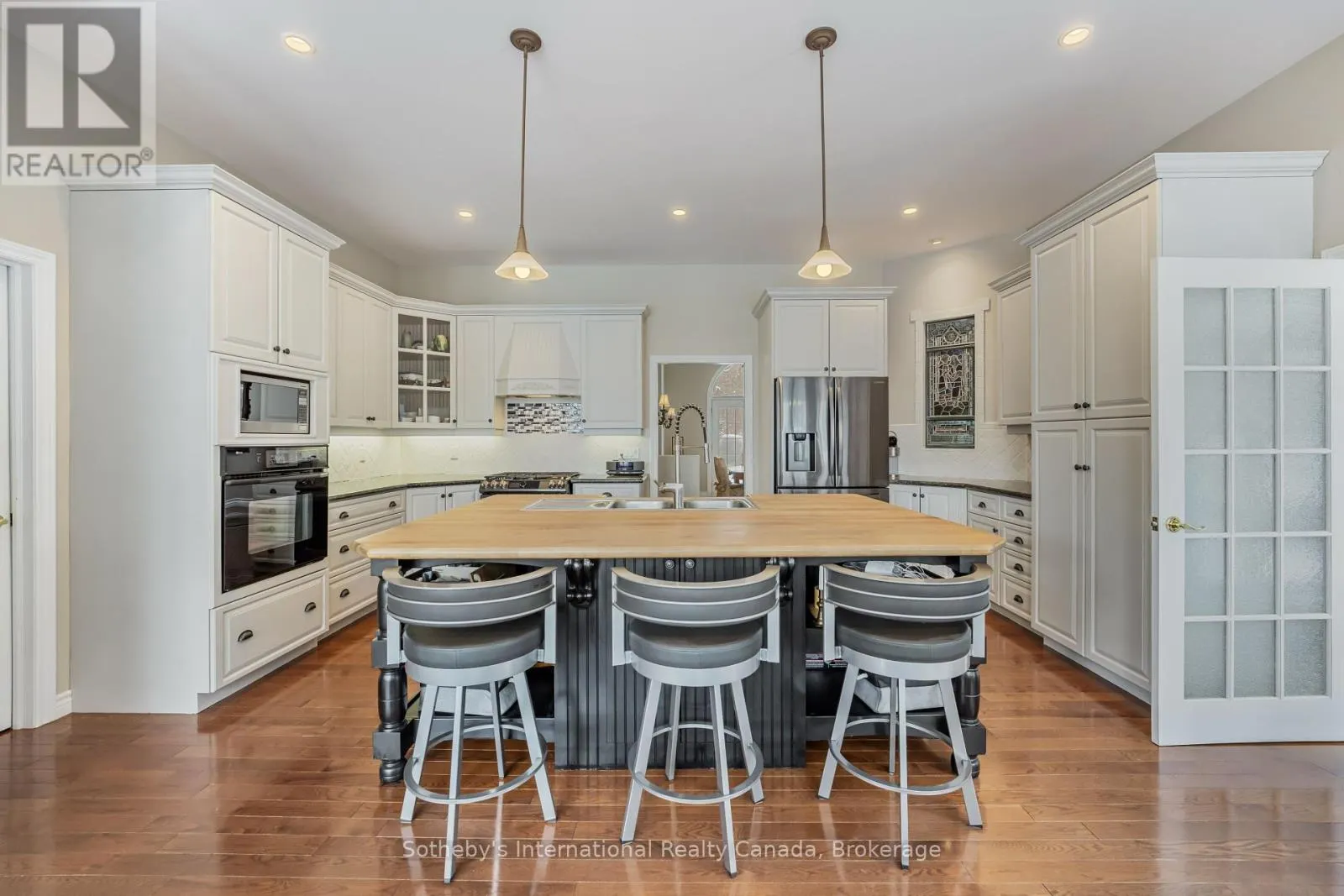679 SANDY BAY ROAD
