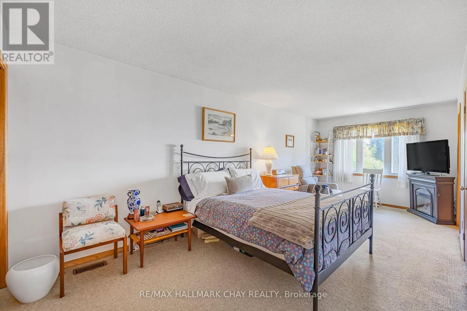 1125 WOODLAND DRIVE