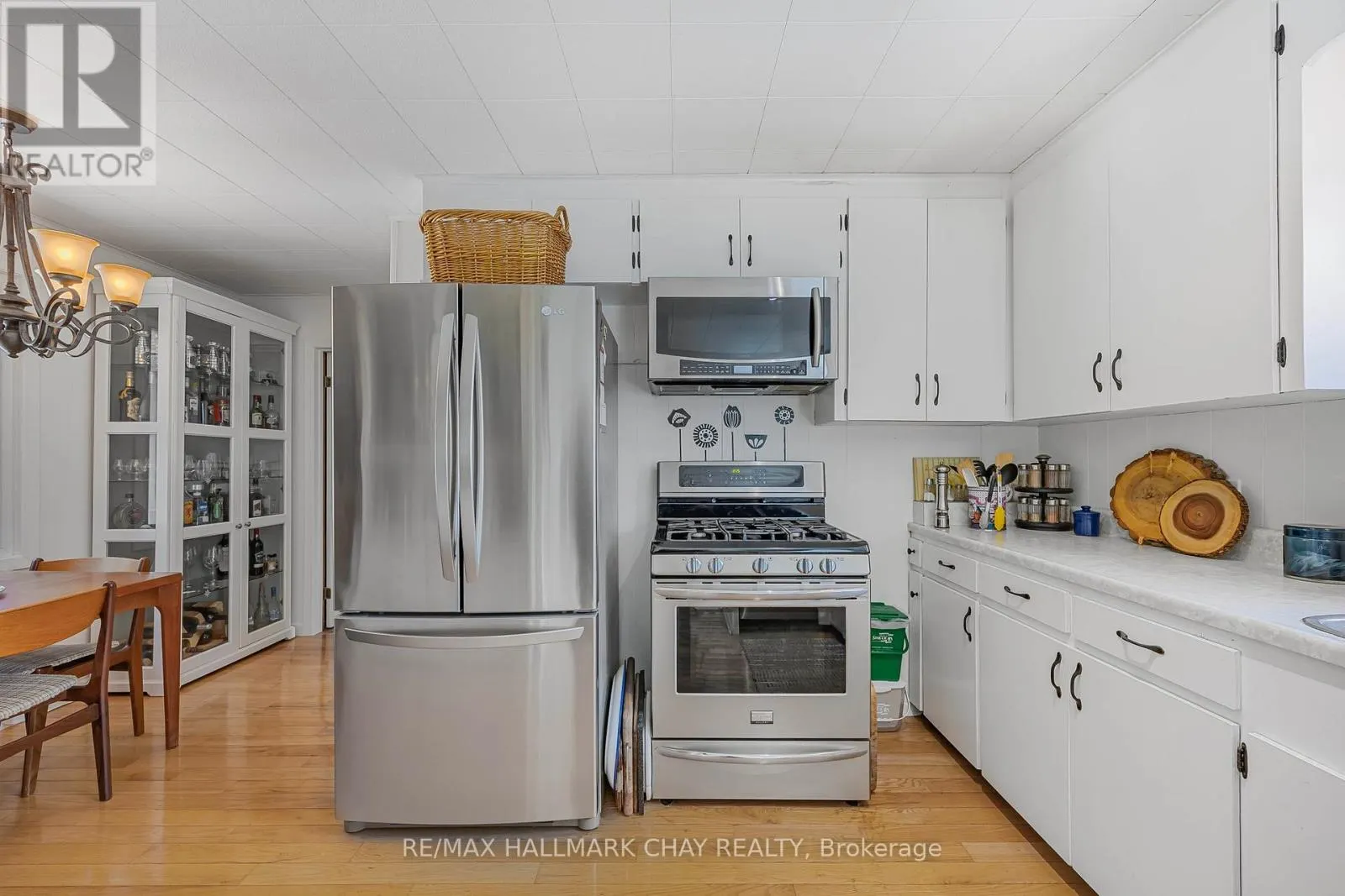 1125 WOODLAND DRIVE