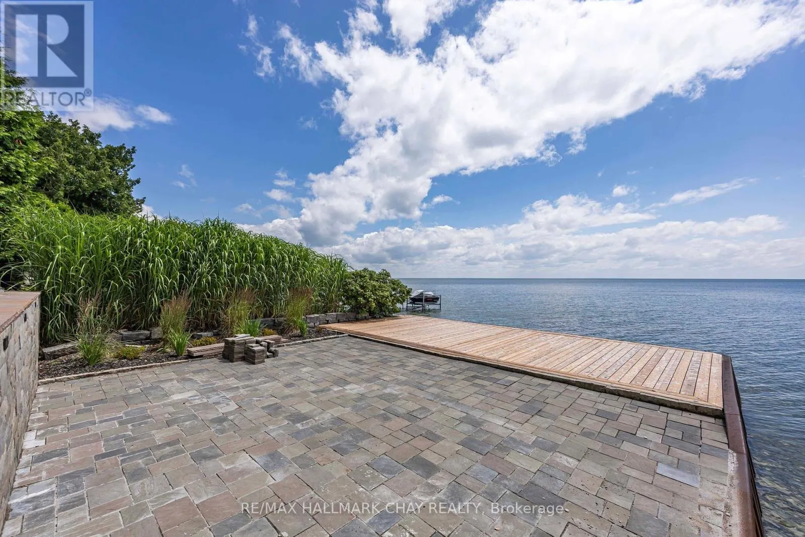 1125 WOODLAND DRIVE