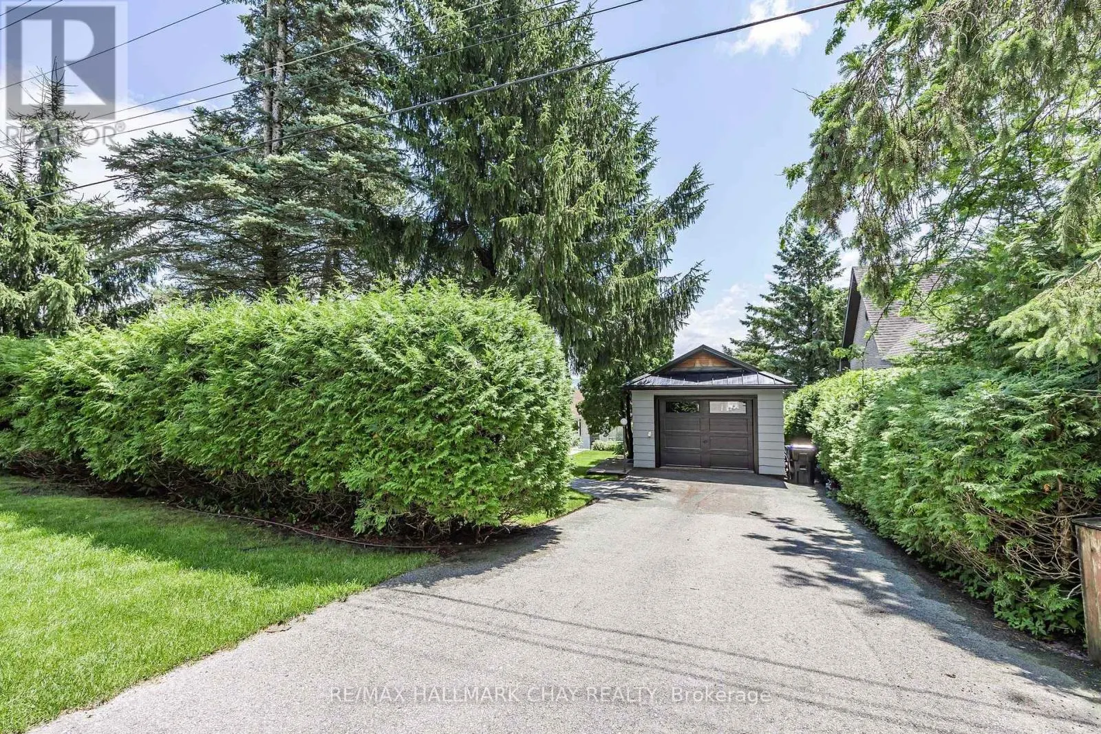 1125 WOODLAND DRIVE