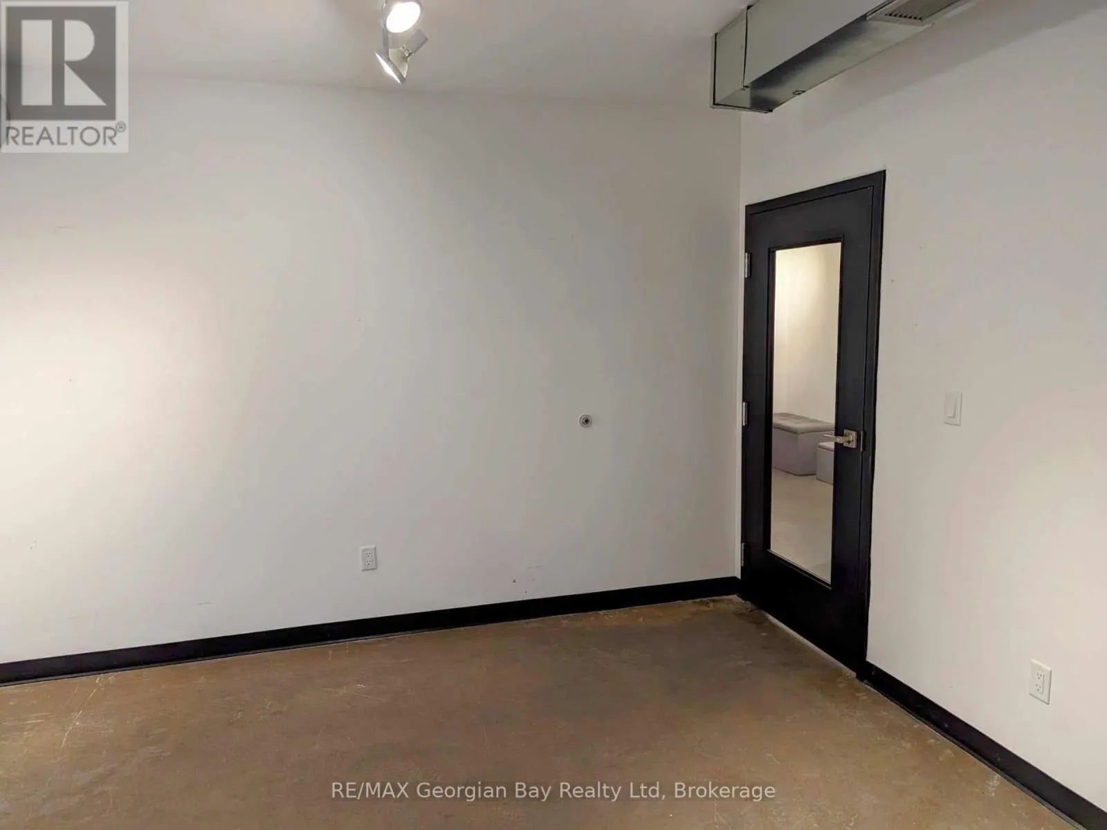 290 KING STREET